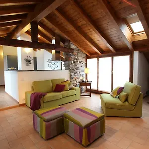 Snug Nest , Côme Italie